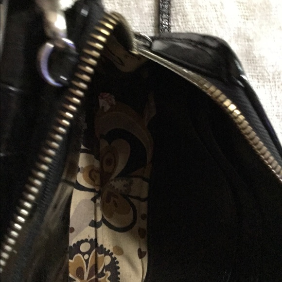 PRICE DROP! BRIGHTON Patent Leather Bag W/Wristlet - Picture 5 of 6